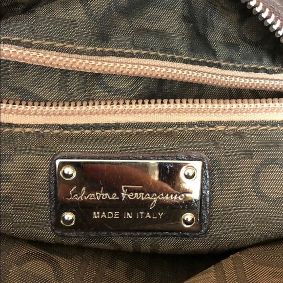 Brown leather Ferragamo purse - Picture 7 of 7